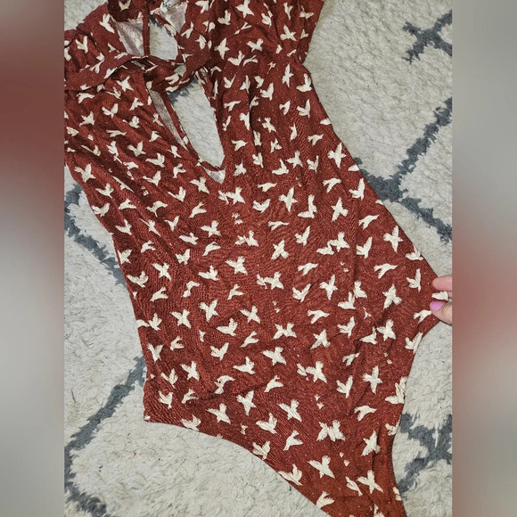 Intimately free people billie printed tie neck bodysuit medium - Picture 6 of 8